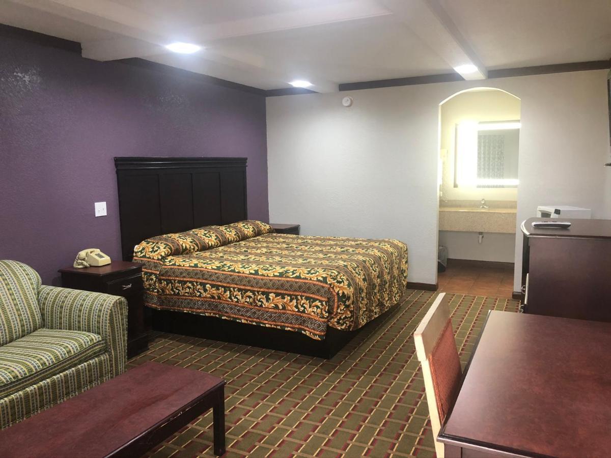 American Inn And Suites Victoria Bagian luar foto